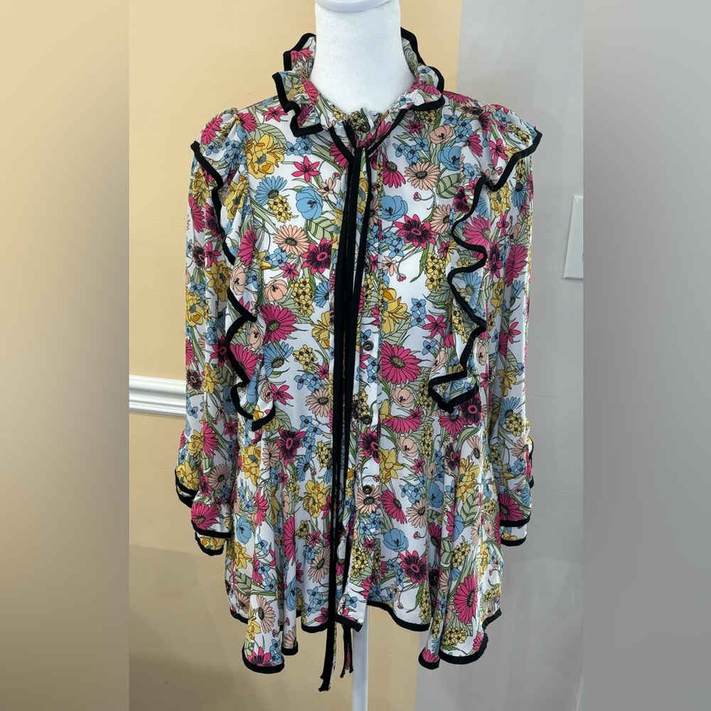 Ups and Downs floral ruffle tie neck button down blouse size M - Picture 3 of 5